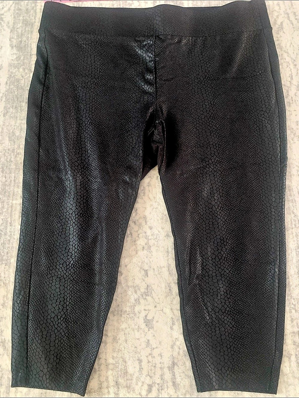 Woman’s Plus Size Torrid Pixie Slim Fix Ponte Snake Print Legging Pants